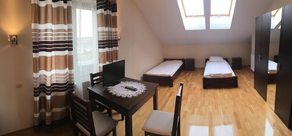 Noclegi Julia Stopnica Pacanow Mietel Extérieur photo